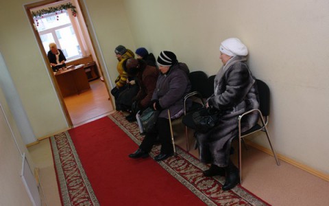 Кировского чиновника оштрафовали за два противоположных ответа на жалобу