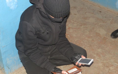 В кировском аэропорту кировчанин украл смартфон у пассажира