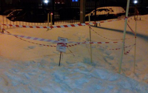 Следователи начали проверку после падения ребенка в открытый люк в Кирове