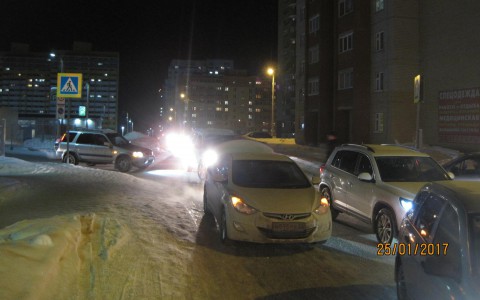 На Зональном женщина на иномарке сбила 2-летнюю девочку