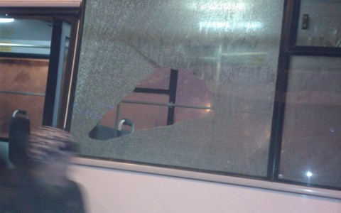 В Кирове у автобуса 14 маршрута на ходу разбилось стекло