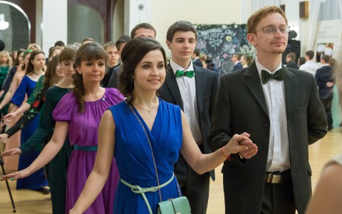 В Кировском драмтеатре прошел ежегодный студенческий бал