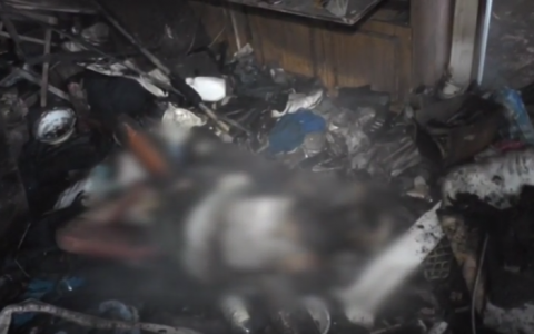 Появилось видео пожара в кировской квартире, где нашли тело мужчины