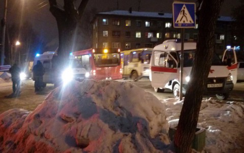 В Кирове автобус насмерть сбил пенсионерку