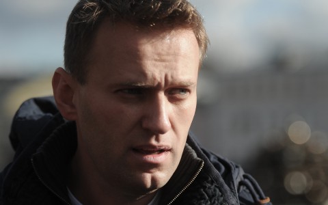 Гособвинение требует приговорить Навального к пяти годам условно