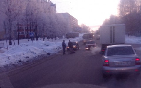 В Кирове на пешеходном переходе сбили женщину