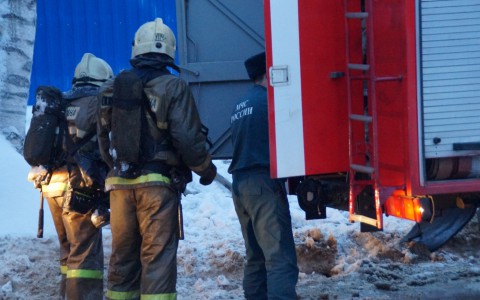 Ночью спасатели предотвратили взрыв жилого дома в Кирове