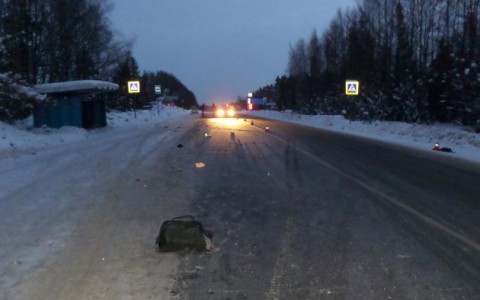 В Кировской области на трассе сбили 18-летнюю девушку