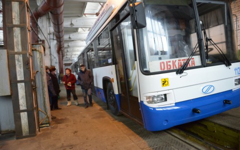 Водители троллейбусов в Кирове массово написали заявление руководству