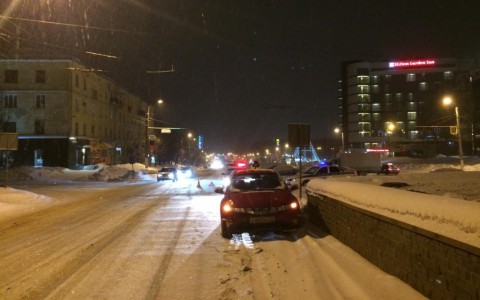 В Кирове у Hilton сбили 19-летнюю девушку