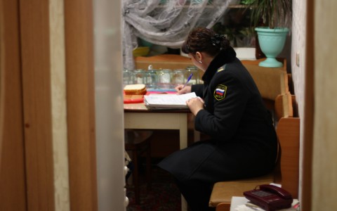 В Кирове на судебного пристава завели два уголовных дела