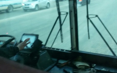 Власти рассказали, как накажут водителя троллейбуса, игравшего на планшете