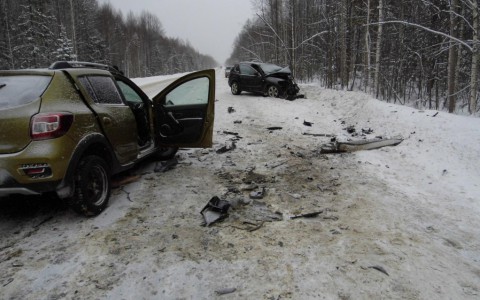 В Кировской области в ДТП погиб 21-летний водитель авто, которое тащили на тросе