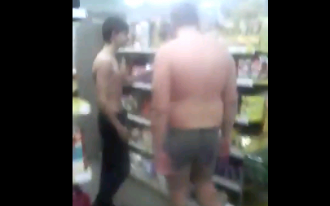 В Кирове полуголые подростки пытались расплатиться в магазине натурой