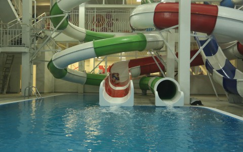 За и против: как в Кирове прошло открытие первого аквапарка
