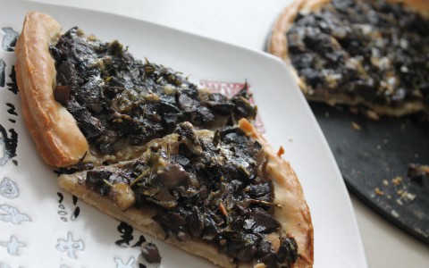 Грибной пирог за полчаса: быстро, вкусно и просто!