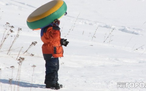 5 человек пострадали во время катания с горок в Кирове