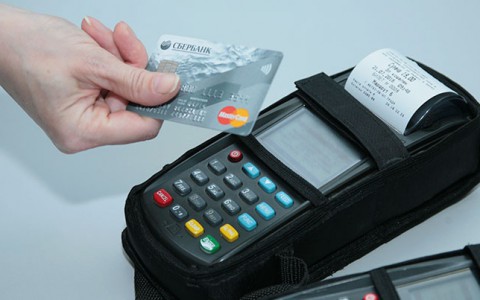 Проезд на автобусе подешевел для владельцев карт Сбербанка