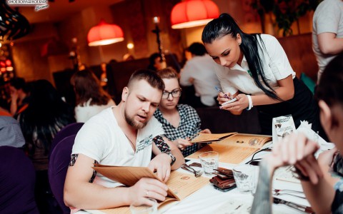 Директор в роли официанта или День Самоуправления в СПК Восток!