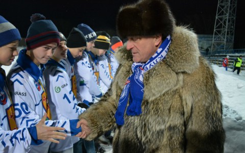 Игорь Васильев рассказал, почему надевает шубу на хоккейные матчи