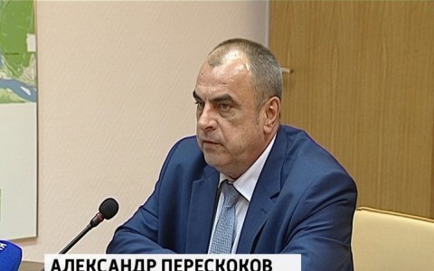 Глава мэрии поставил коммунальщикам неуд за плохую очистку тротуаров и крыш