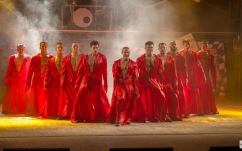 Нескучный weekend: шоу "Дамских угодников" и конкурс "Мистер Старшеклассник"