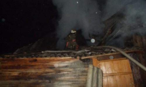 Ночной пожар в Кирово-Чепецком районе: спасатели боролись с огнем пять часов