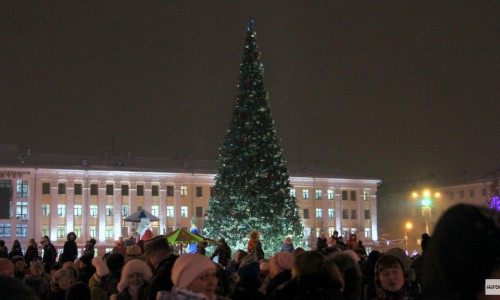 На Театральной площади на время морозов отменили развлекательные мероприятия