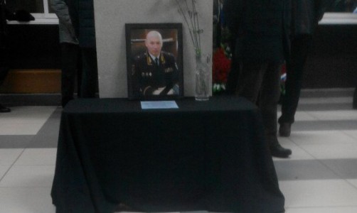 Фото: на прощание с Вячеславом Бучневым пришли сотни кировских полицейских