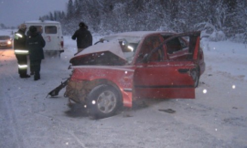В Кировской области в ДТП погибли беременная женщина и ее четырехлетний ребенок