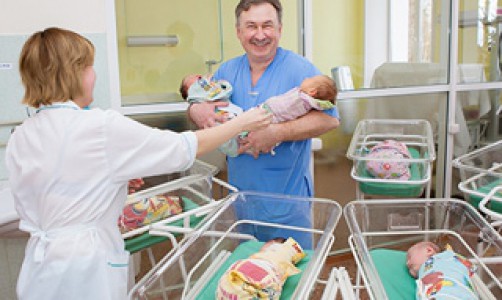 В новогодние праздники в кировском перинатальном центре родились 5 пар двойняшек