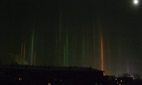 Кировчане увидели в небе редкое оптическое явление  — световой лес