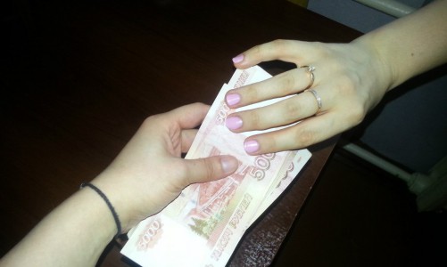 Кировского студента оштрафовали на 150 000 рублей за взятку декану