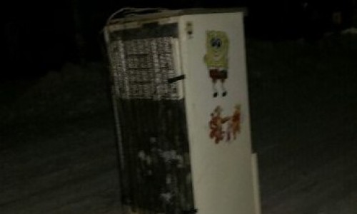 В Кировской области по ночной дороге «гулял» холодильник