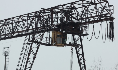 В Кировской области рабочий умер, упав с крана