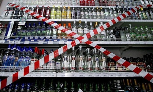 В Кировской области магазинный вор оказался  в западне и начал пить на месте преступления