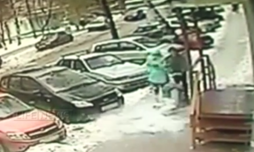 В Кирове начались слушания по делу о падении ледяной глыбы на ребенка