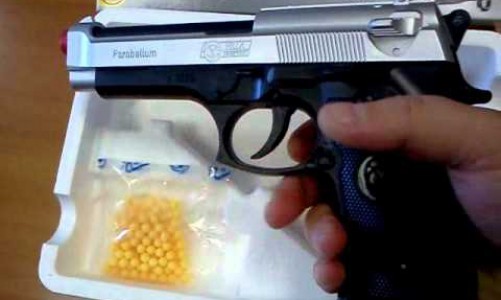 В Кирове налетчик напал на мужчину с игрушечным пистолетом