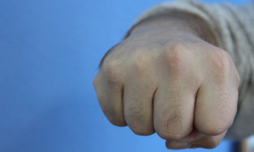 В Кировской области пасынок убил своего отчима и избил мать до полусмерти