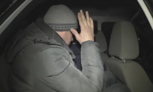 В Кирове пьяный водитель устроил тест-драйв перед покупкой авто и въехал в сугроб