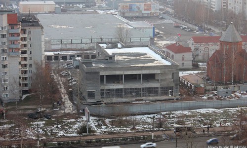 Недостроенный торговый центр на Московской продают за 135 миллионов рублей