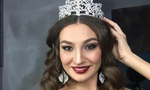 Судебный пристав  привезла два титула с конкурса красоты на Мальте