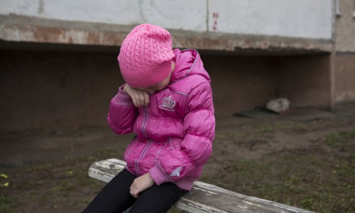 В Кирове отчим, пока жены не было дома, в течение полугода насиловал свою несовершеннолетнюю падчерицу