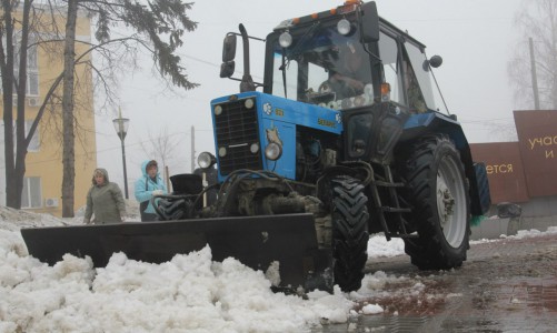В Кировской области тракторист, расчищая снег, нашел труп