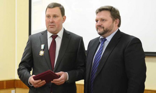 Перед уходом генерал Солодовников получил почетный знак «За заслуги перед Кировской областью»