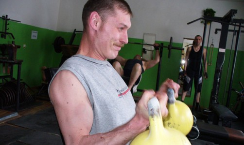 В Кировской области осужденные соревновались в гиревом двоеборье