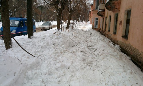 Бабушка пострадавшего от упавшего снега мальчика: «Если бы не прохожие, мой внук бы задохнулся»