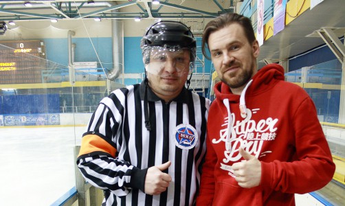 В Кирове проходит Открытый чемпионат "Любительской хоккейной лиги"