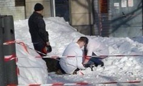 В Кирове с крыши поликлиники упал мужчина