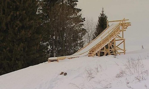 В Кировской области местный житель своими руками построил трамплин